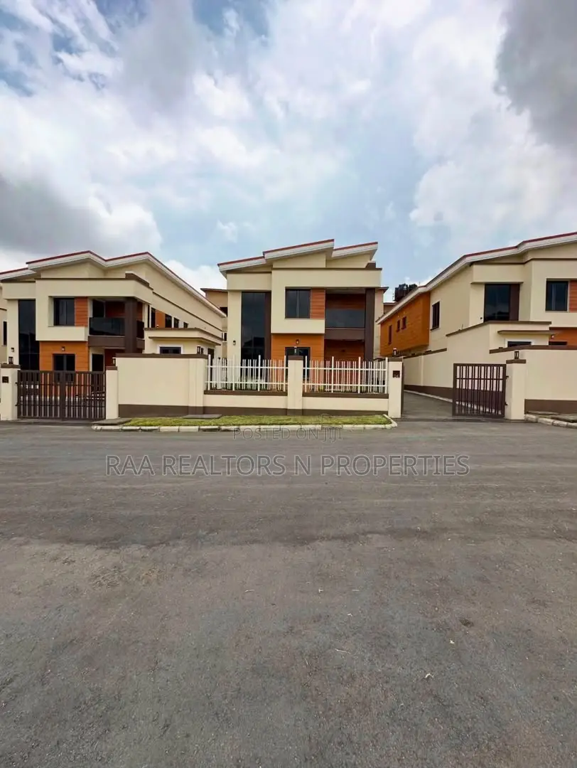 Furnished 4bdrm Duplex in Life Camp for sale