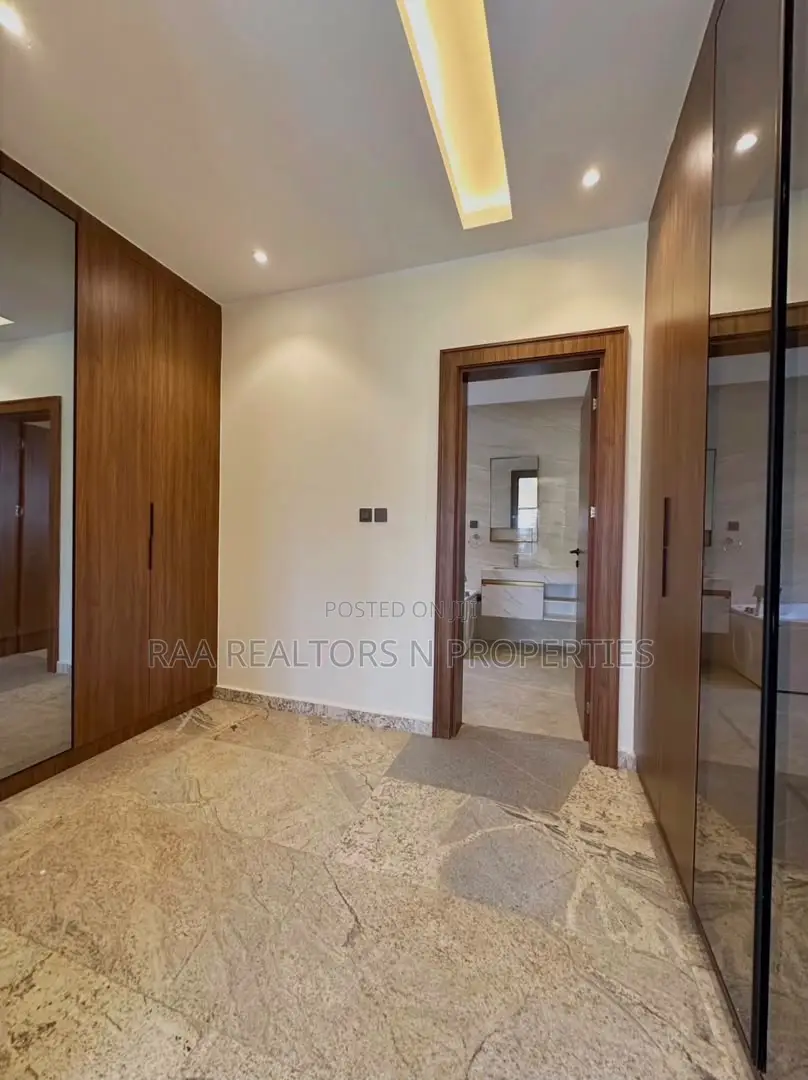 Furnished 4bdrm Duplex in Life Camp for sale