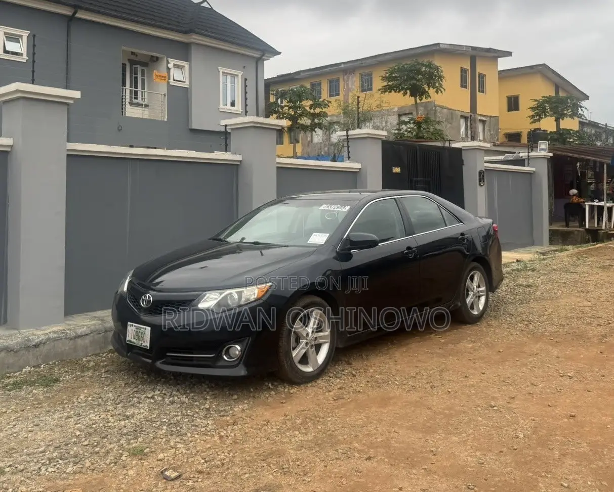 Toyota Camry SE 4dr Sedan (2.5L 4cyl 6A) 2012 Black