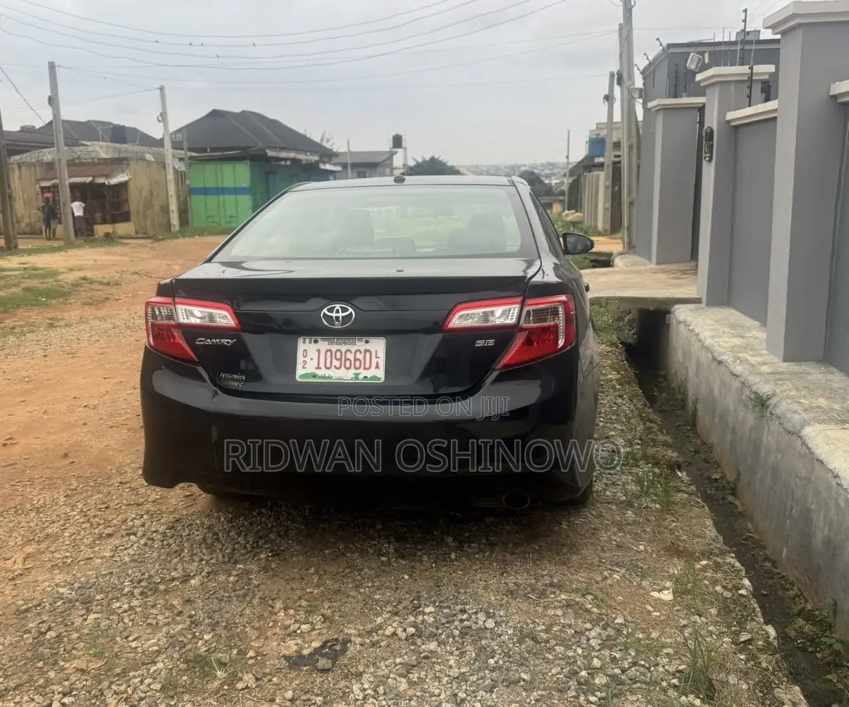 Toyota Camry SE 4dr Sedan (2.5L 4cyl 6A) 2012 Black