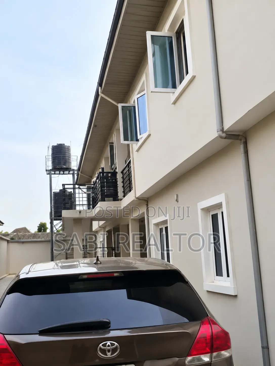 Furnished 3bdrm Block of Flats in Baruwa for sale