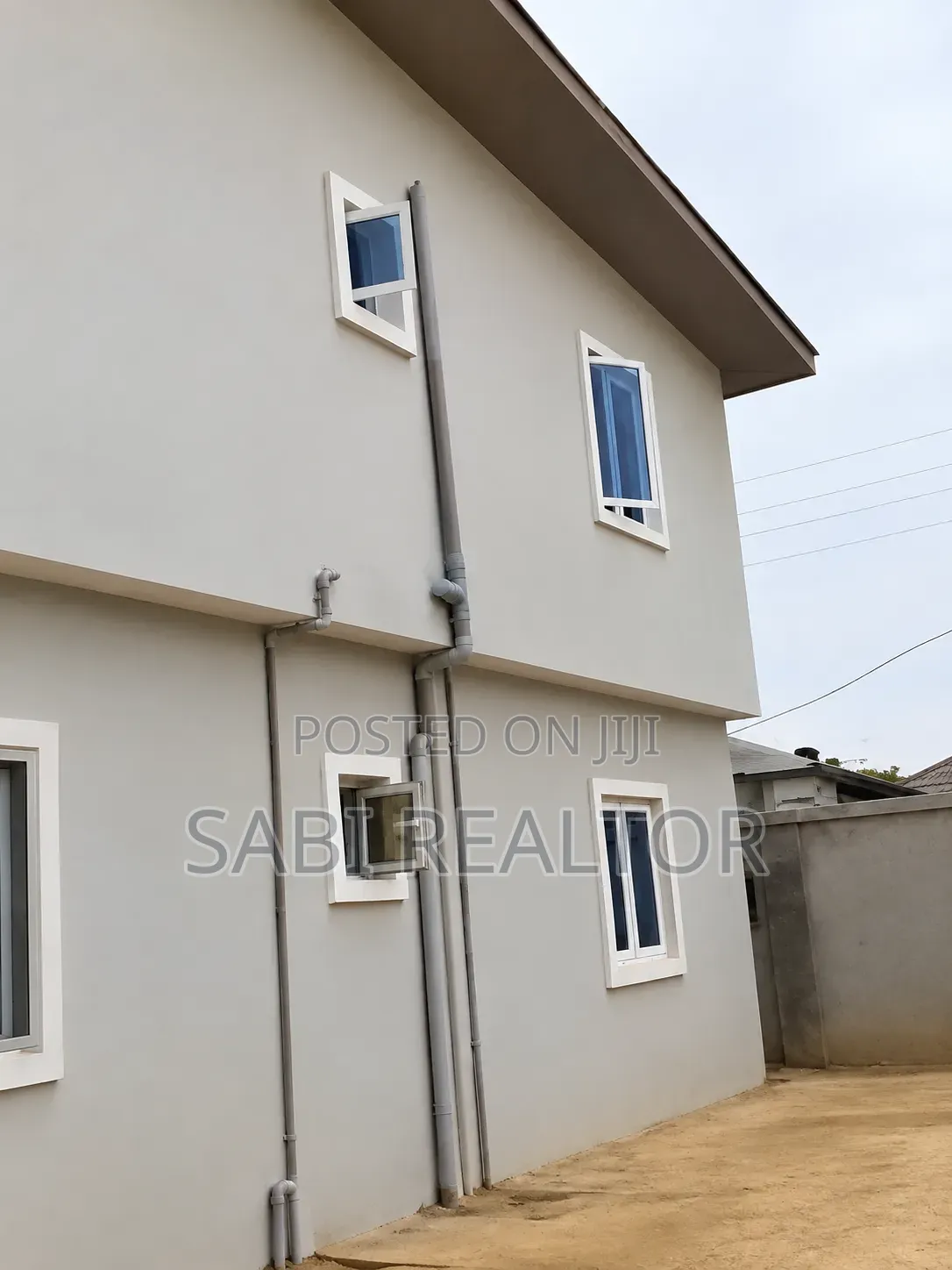 Furnished 3bdrm Block of Flats in Baruwa for sale