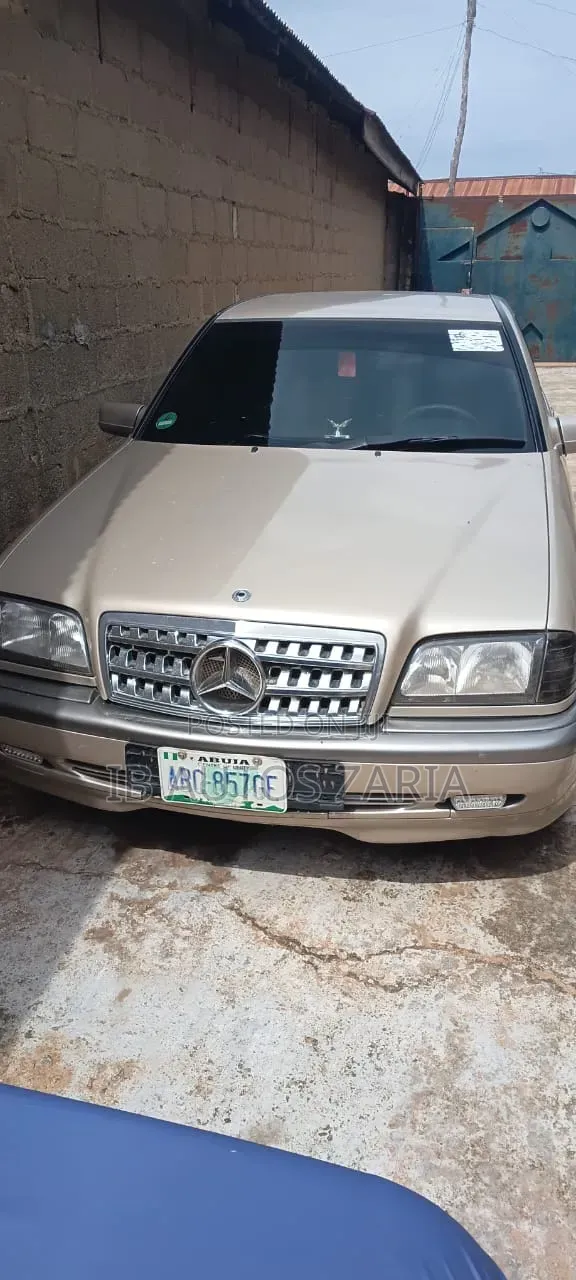 Mercedes-Benz C230 2000 Gold