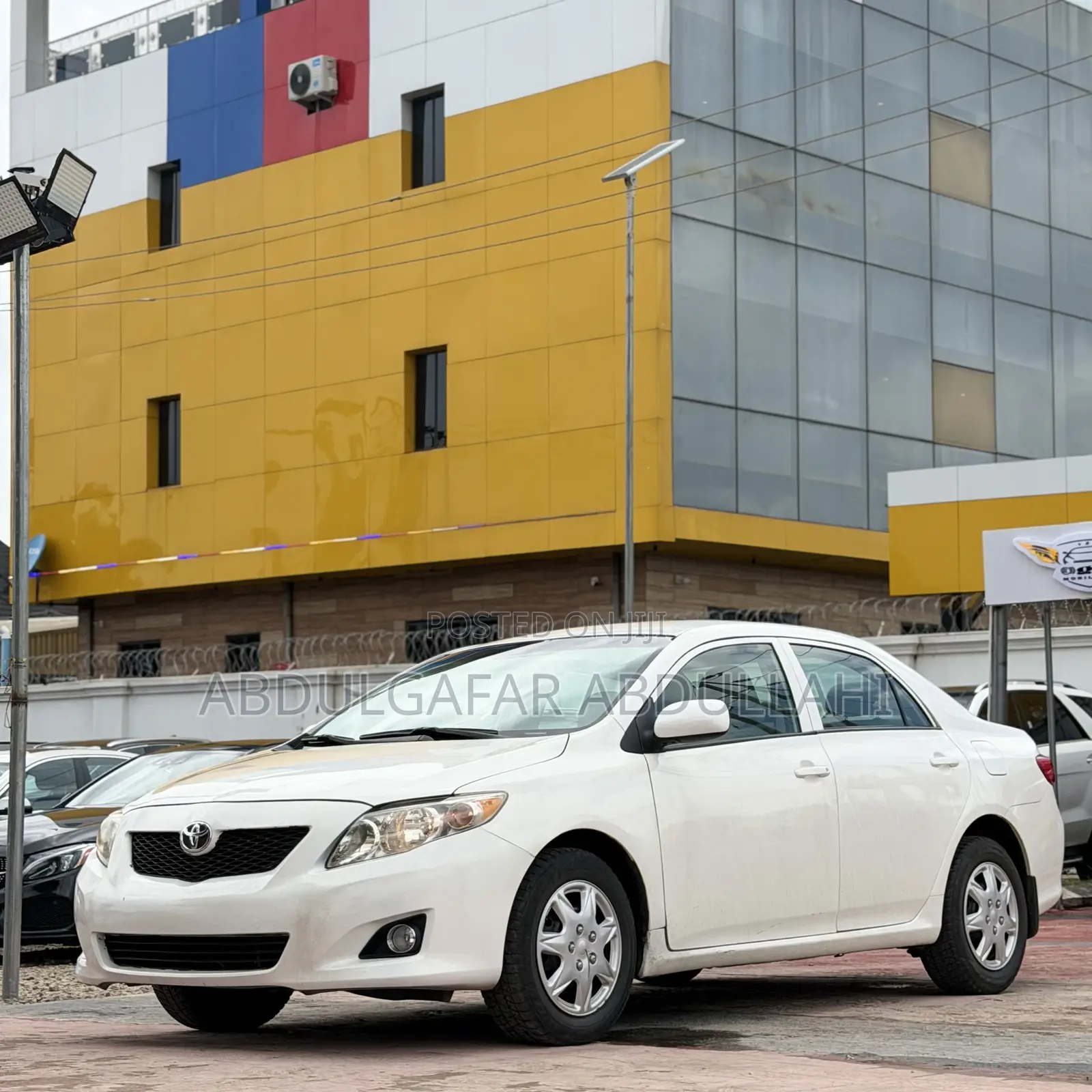 Toyota Corolla LE 4dr Sedan (1.8L 4cyl 4A) 2010 White