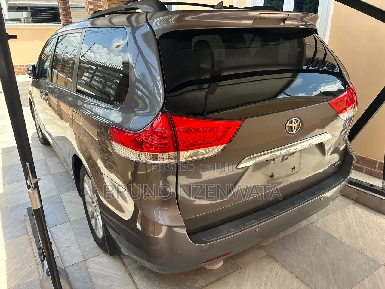 Toyota Sienna Limited AWD 7-Passenger 2013 Gray