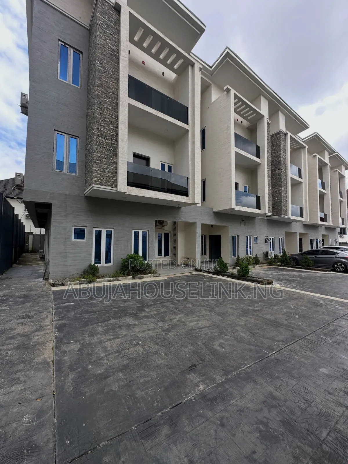 4bdrm Duplex in Utako Abuja for sale