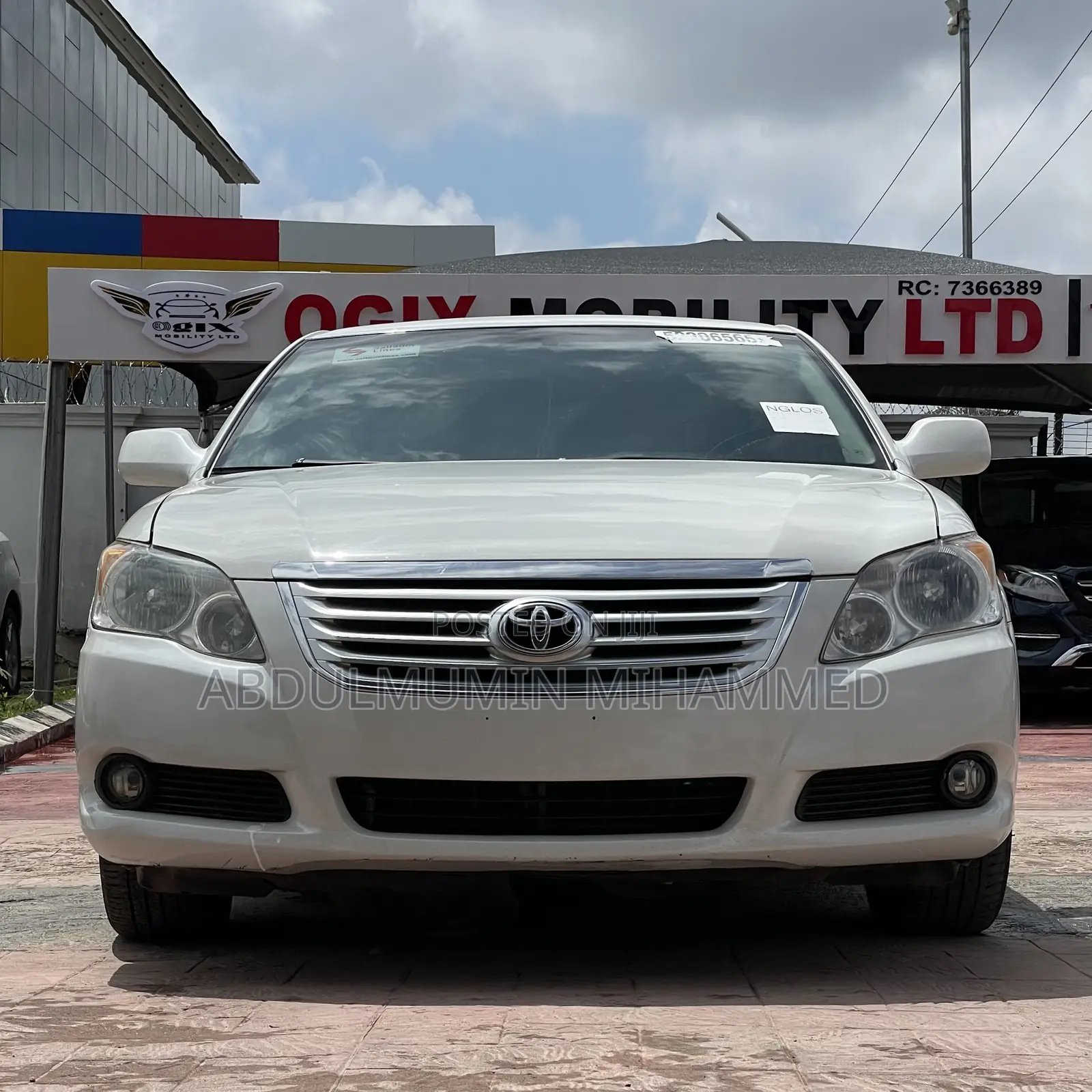 Toyota Avalon Limited 2010 White