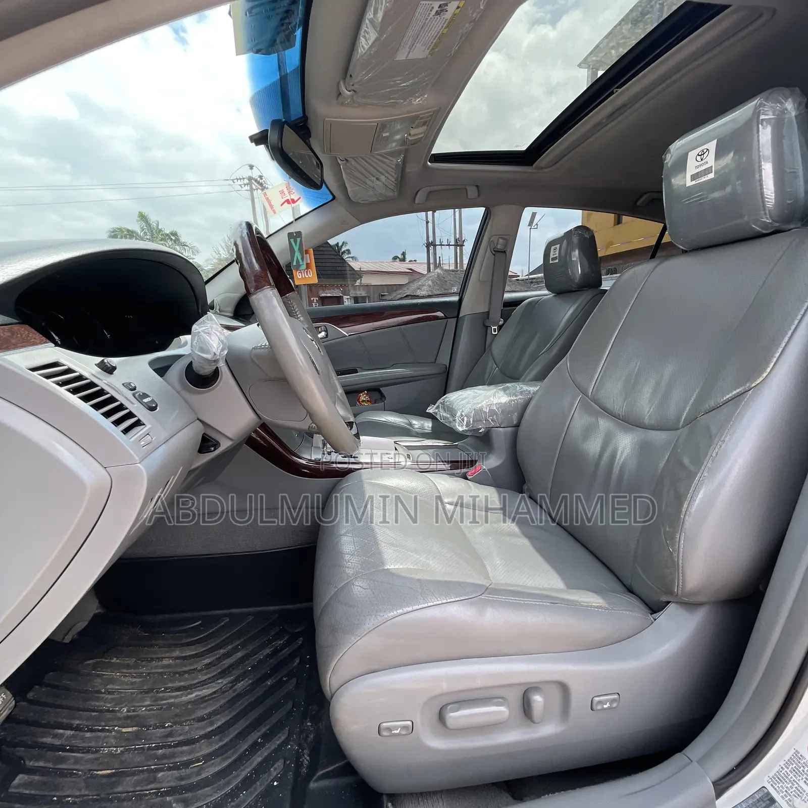 Toyota Avalon Limited 2010 White