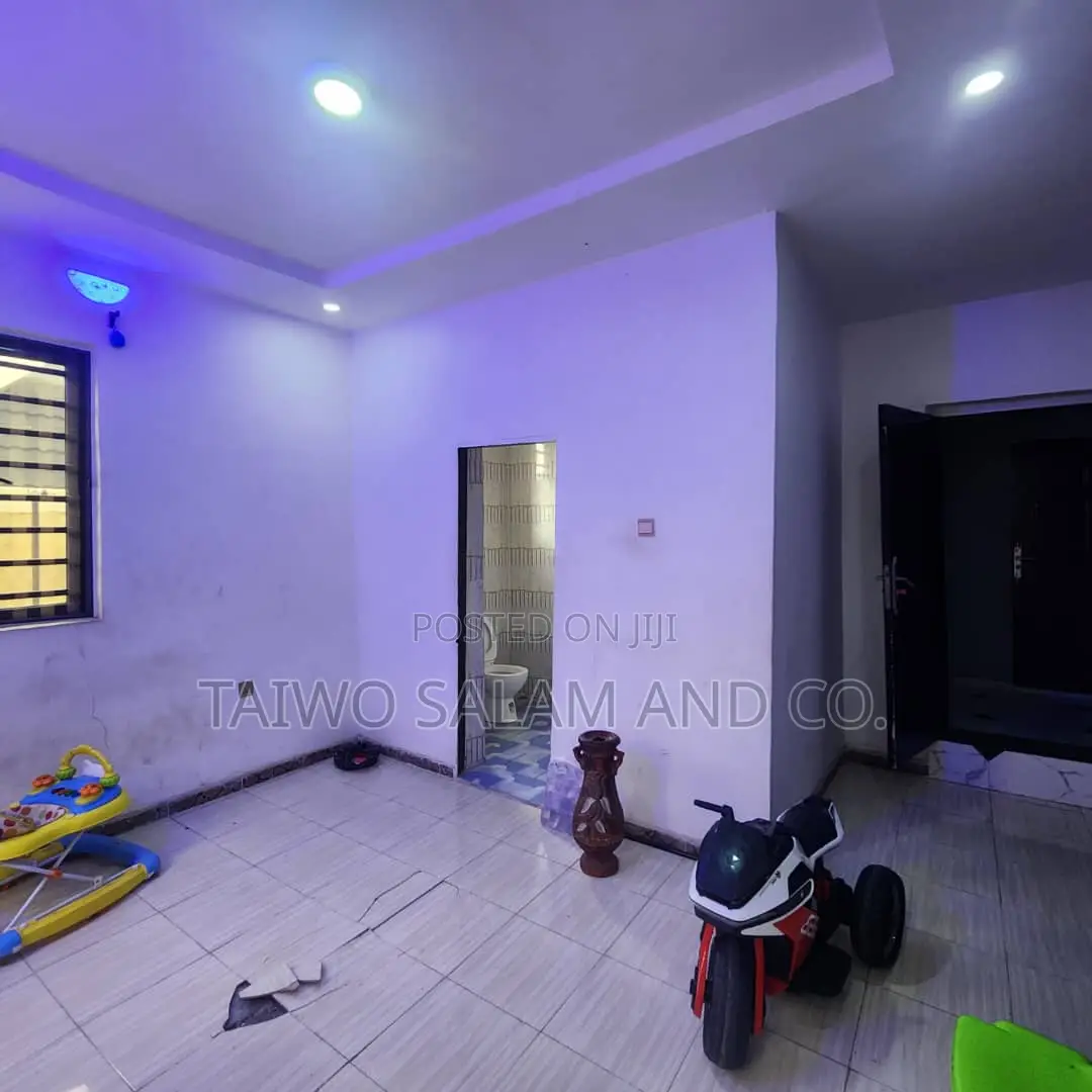 4bdrm Bungalow in Egbeda / Egbeda for sale