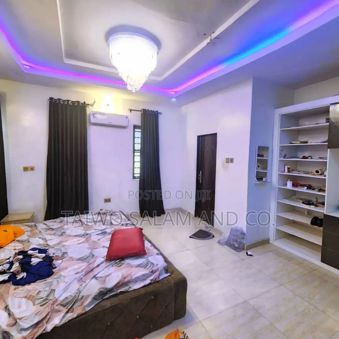 4bdrm Bungalow in Egbeda / Egbeda for sale