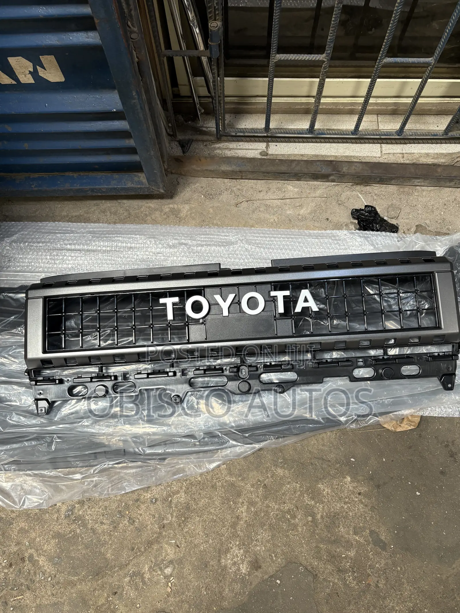 Prado 2024/2025 Front Grille