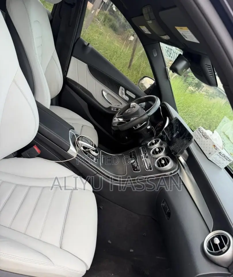 Mercedes-Benz C300 2016 Blue