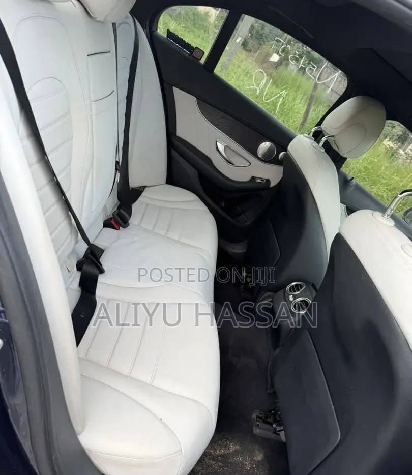 Mercedes-Benz C300 2016 Blue