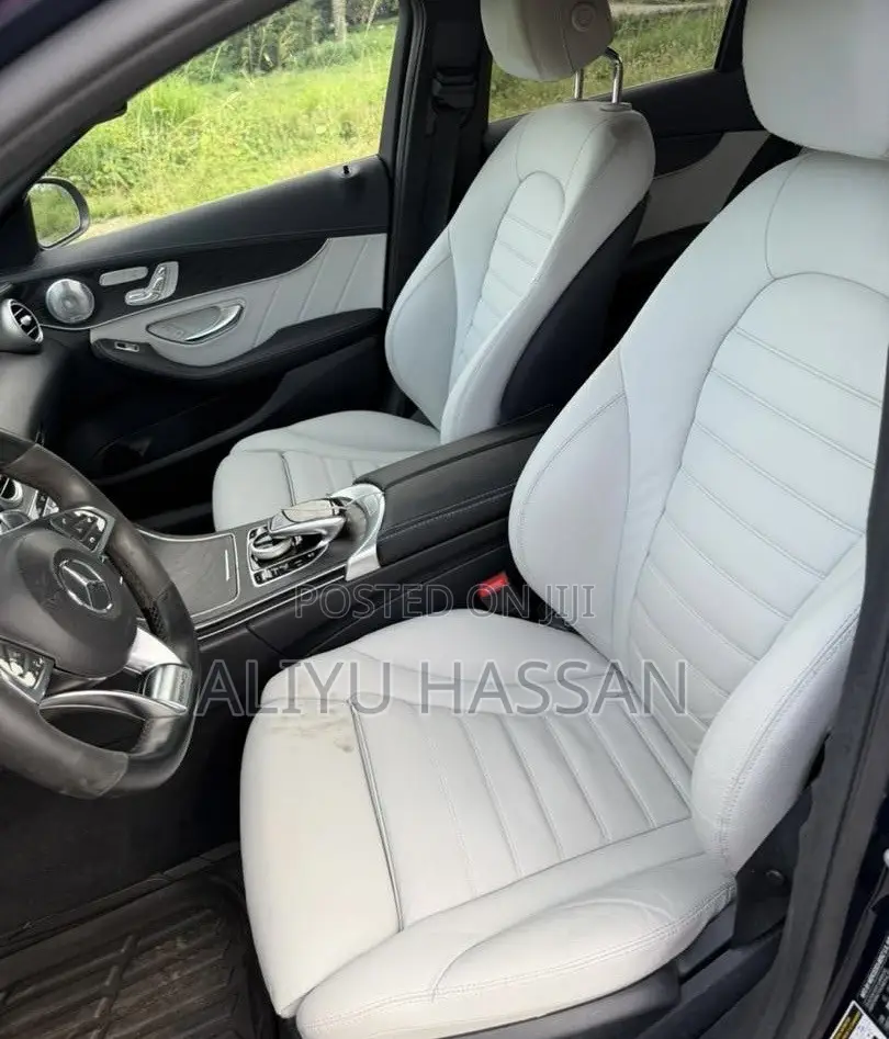 Mercedes-Benz C300 2016 Blue