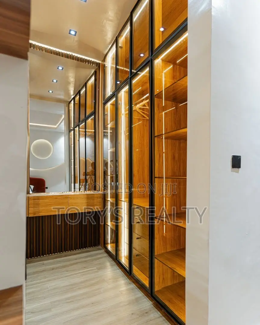 Luxuriously Furnished 3 Bedroom Semi-Detached Duplex