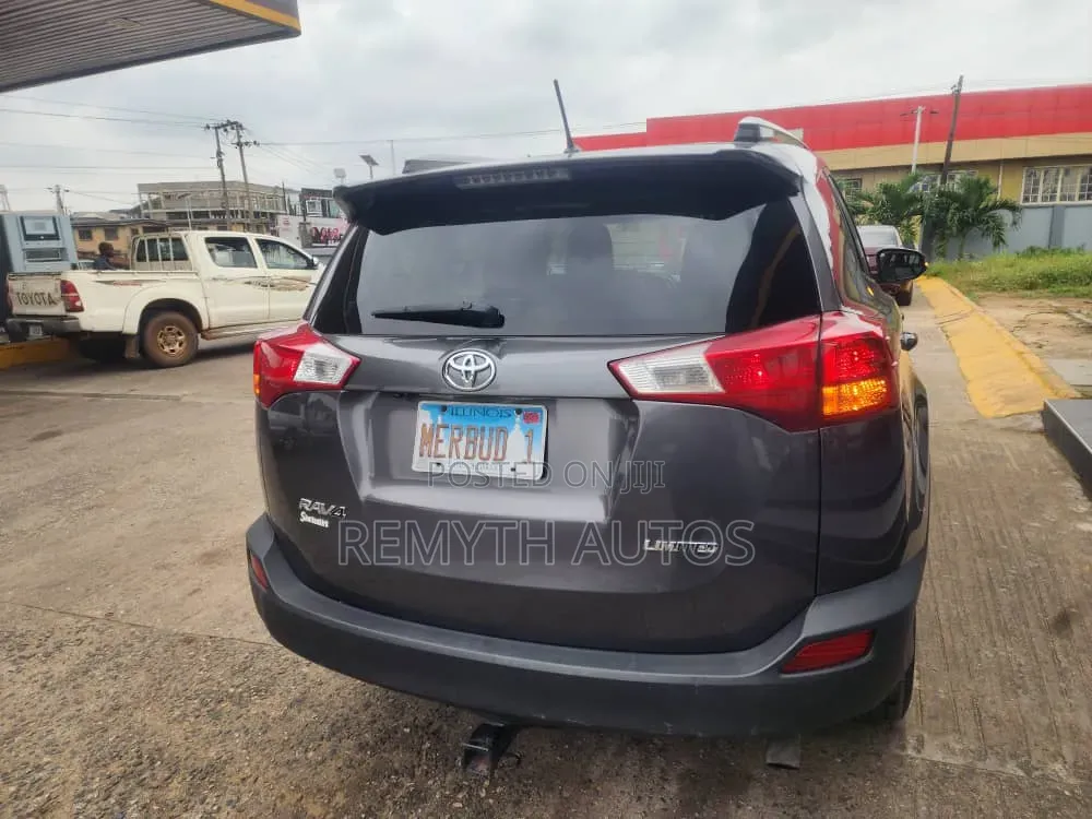 Toyota RAV4 Limited 4dr SUV AWD (2.5L 4cyl 6A) 2014 Gray
