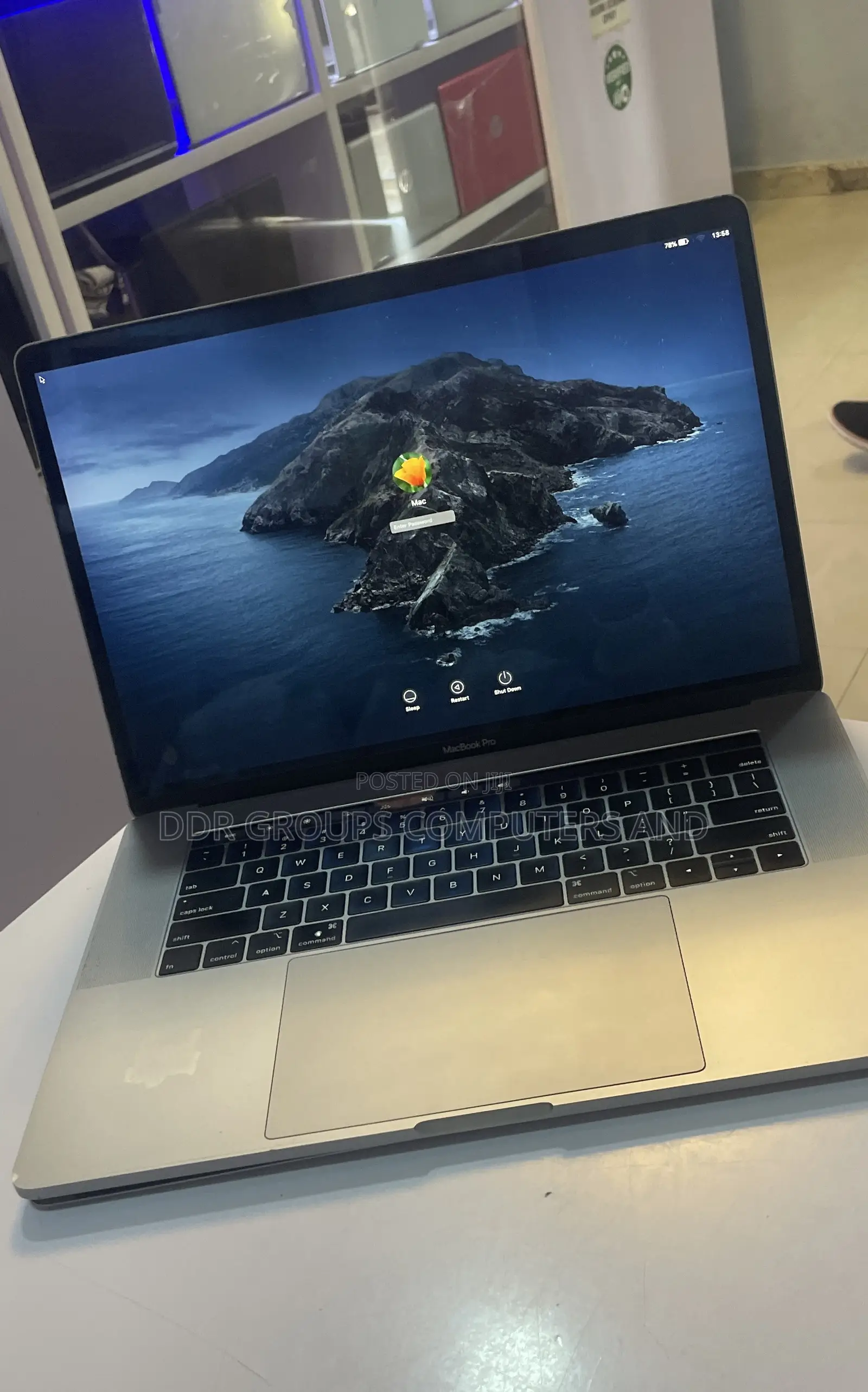 Laptop Apple MacBook Pro 2019 16GB Intel Core i7 SSD 256GB