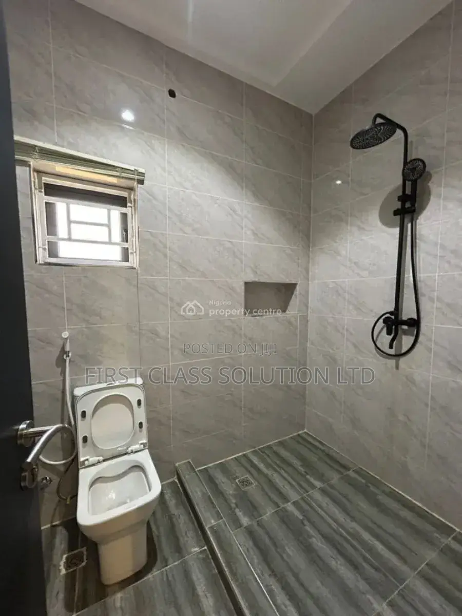 Beautifully Furnished 4 Bedrooms Duplex
