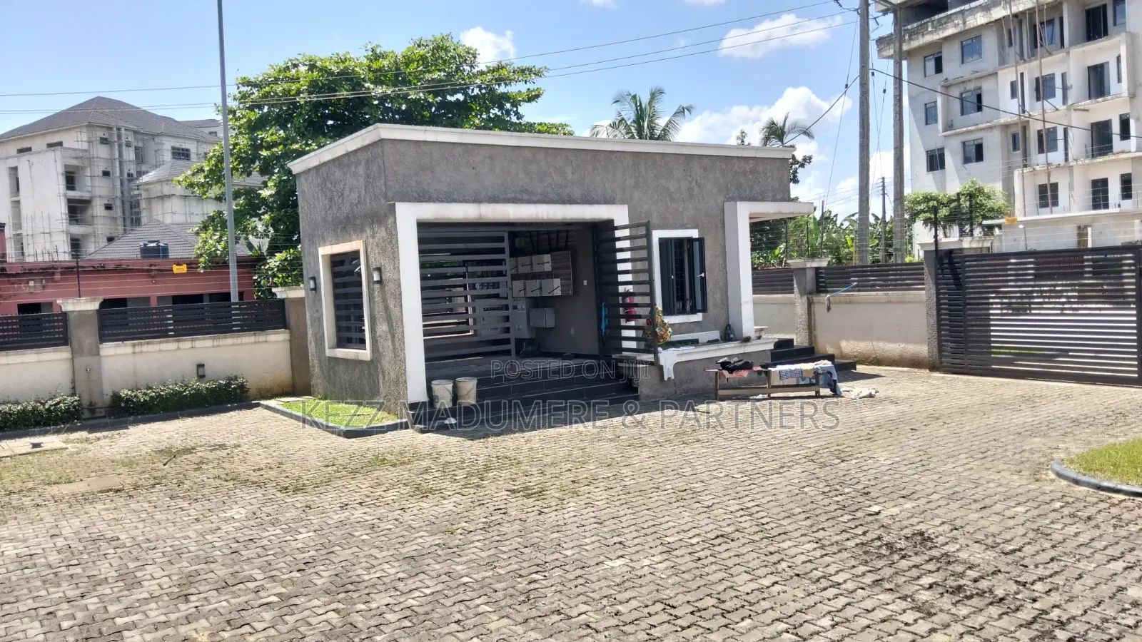 3bdrm Block of Flats in New Gra Phase 1 / 2 for rent