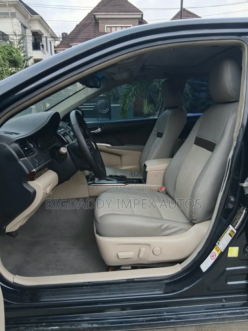 Toyota Camry XLE 4dr Sedan (2.5L 4cyl 6A) 2013 Black
