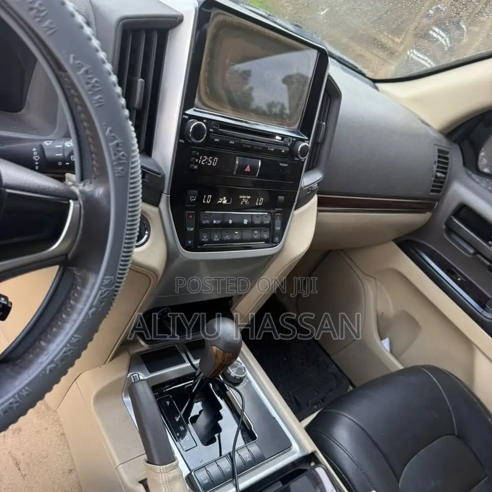 Toyota Land Cruiser 2016 Black