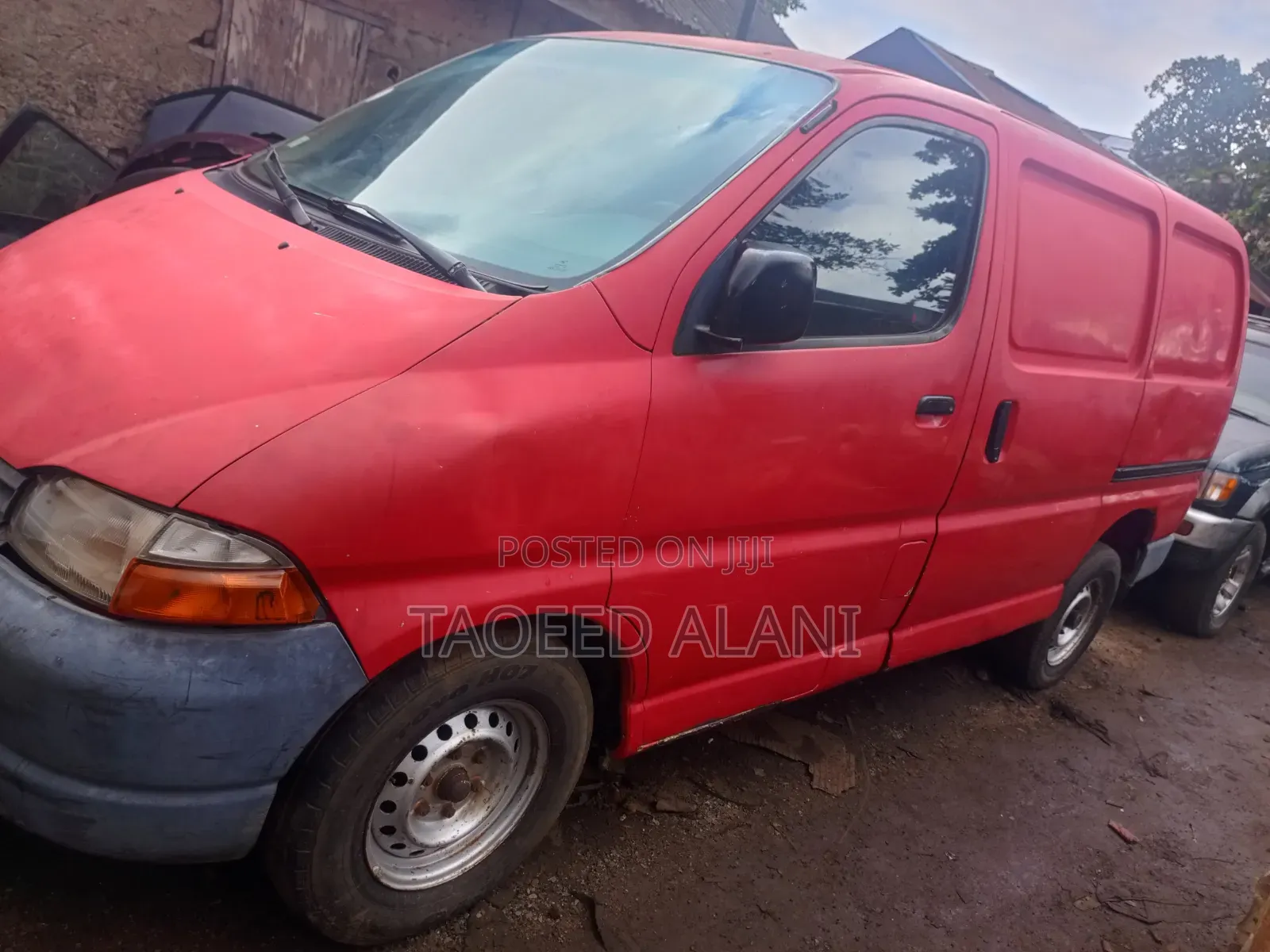 Toyota HiAce 1998 Red