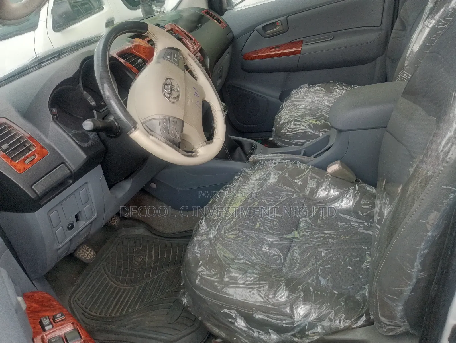 Toyota Hilux SR 4x4 2013 White