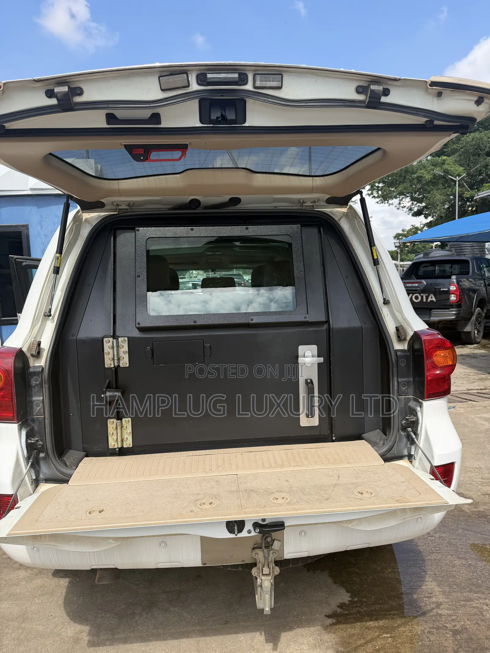 Toyota Land Cruiser 2013 White