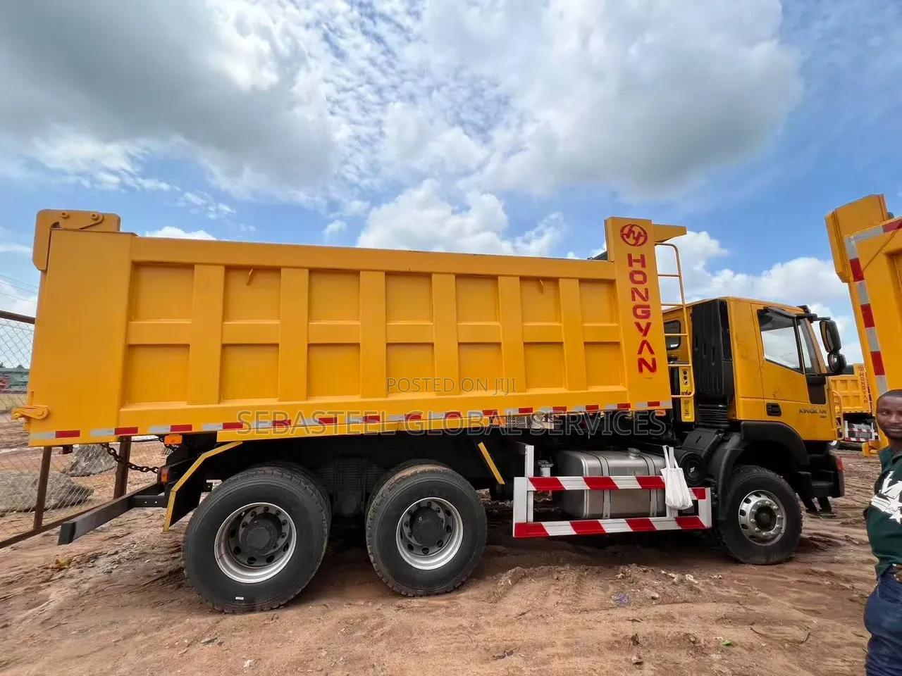 Hongyan Heavy-Duty Truck / Tipper