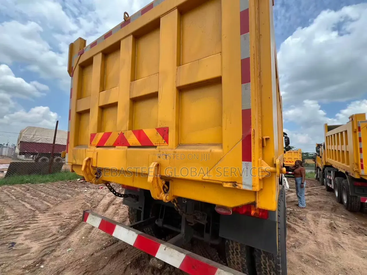 Hongyan Heavy-Duty Truck / Tipper