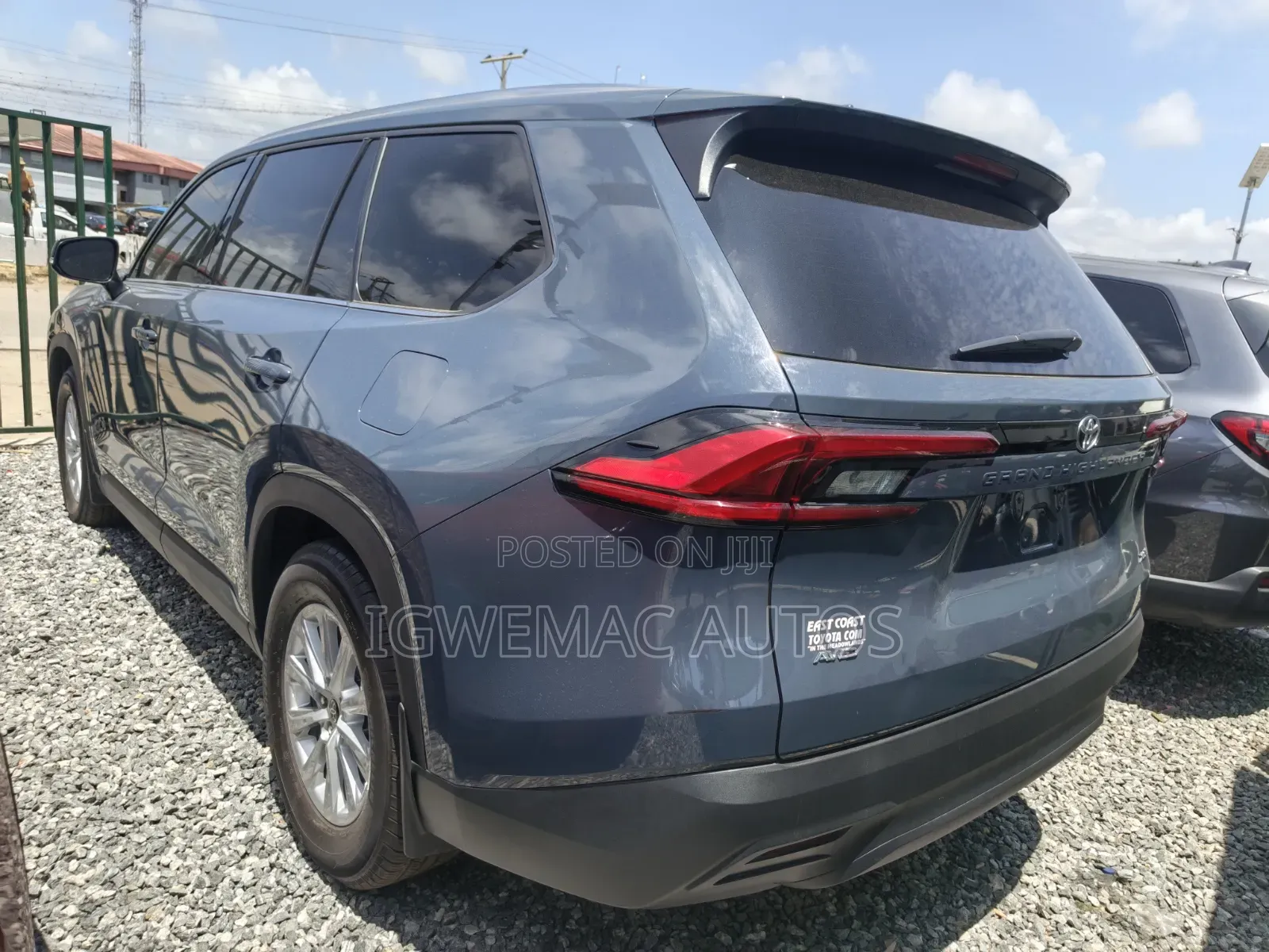 Toyota Highlander XLE 2025 Blue