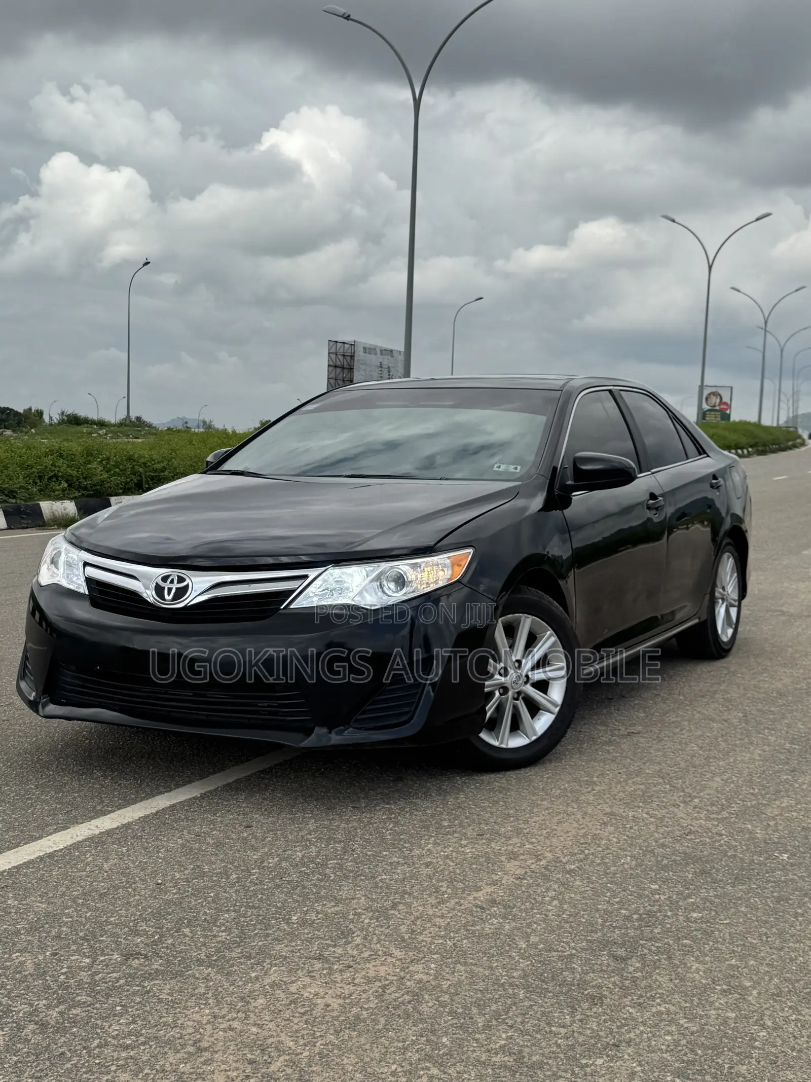 Toyota Camry XLE V6 4dr Sedan (3.5L 6cyl 6A) 2013 Black