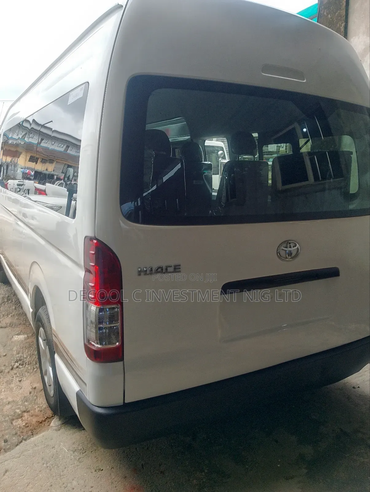 Toyota HiAce 2012 White
