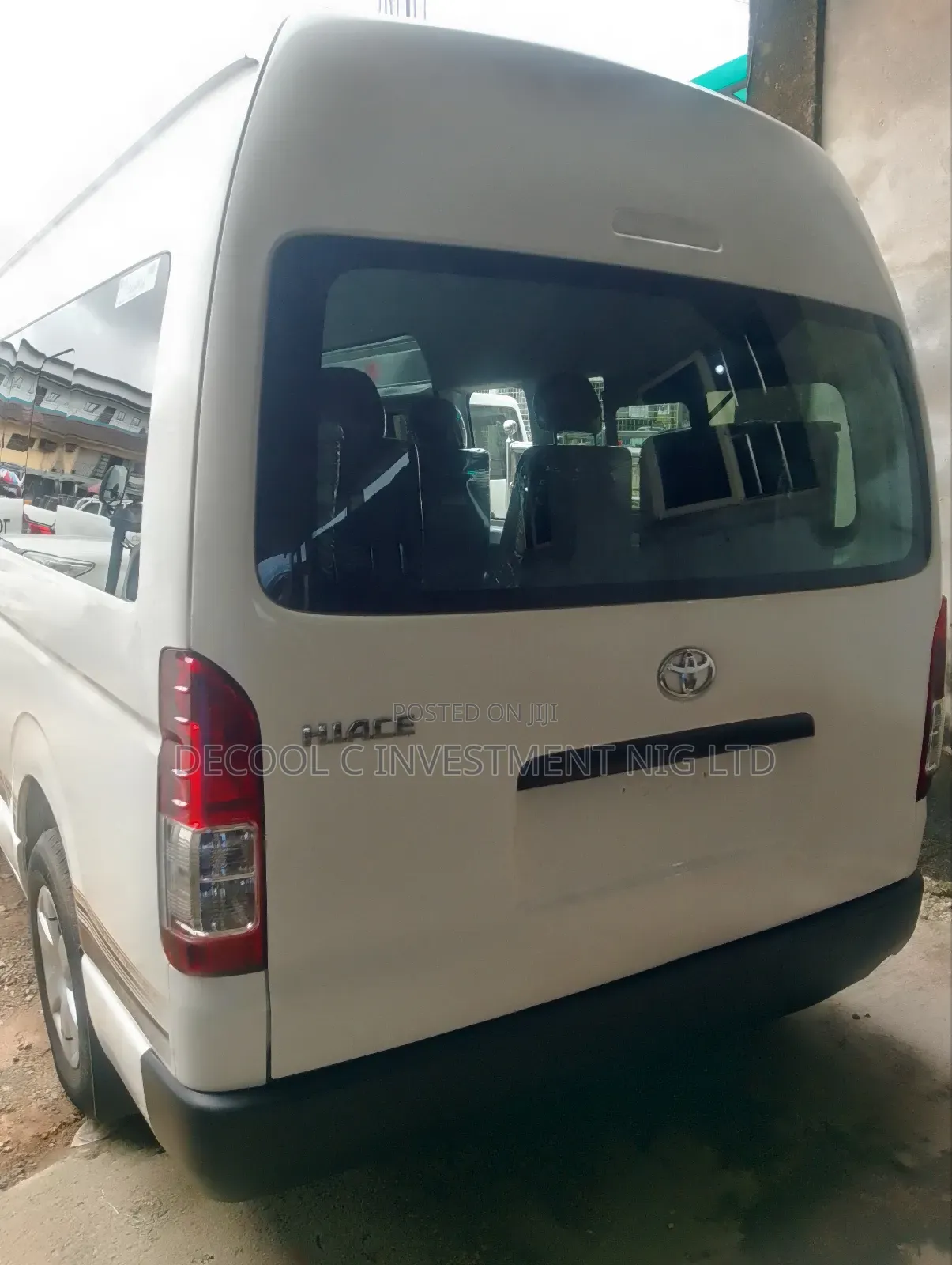 Toyota HiAce 2012 White