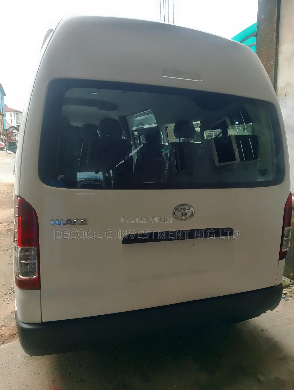 Toyota HiAce 2012 White