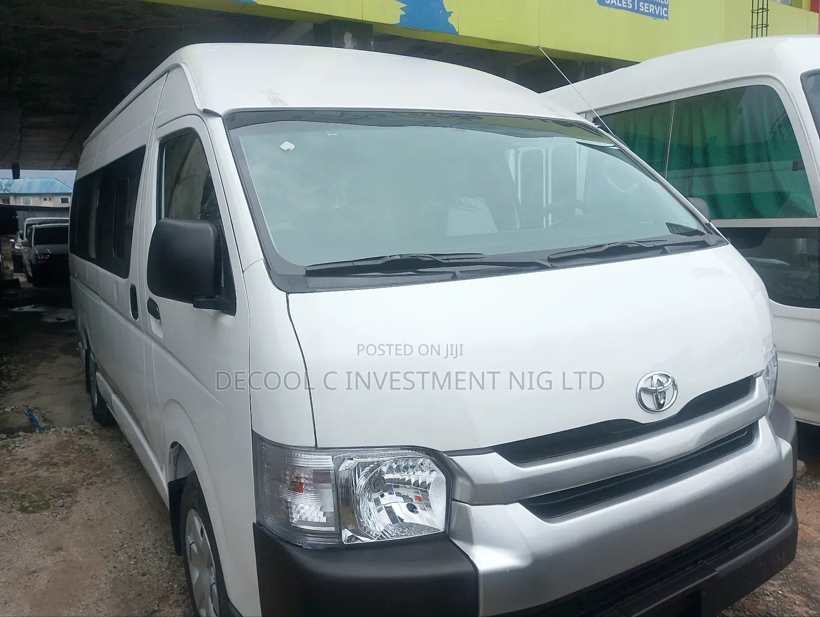 Toyota HiAce 2012 White