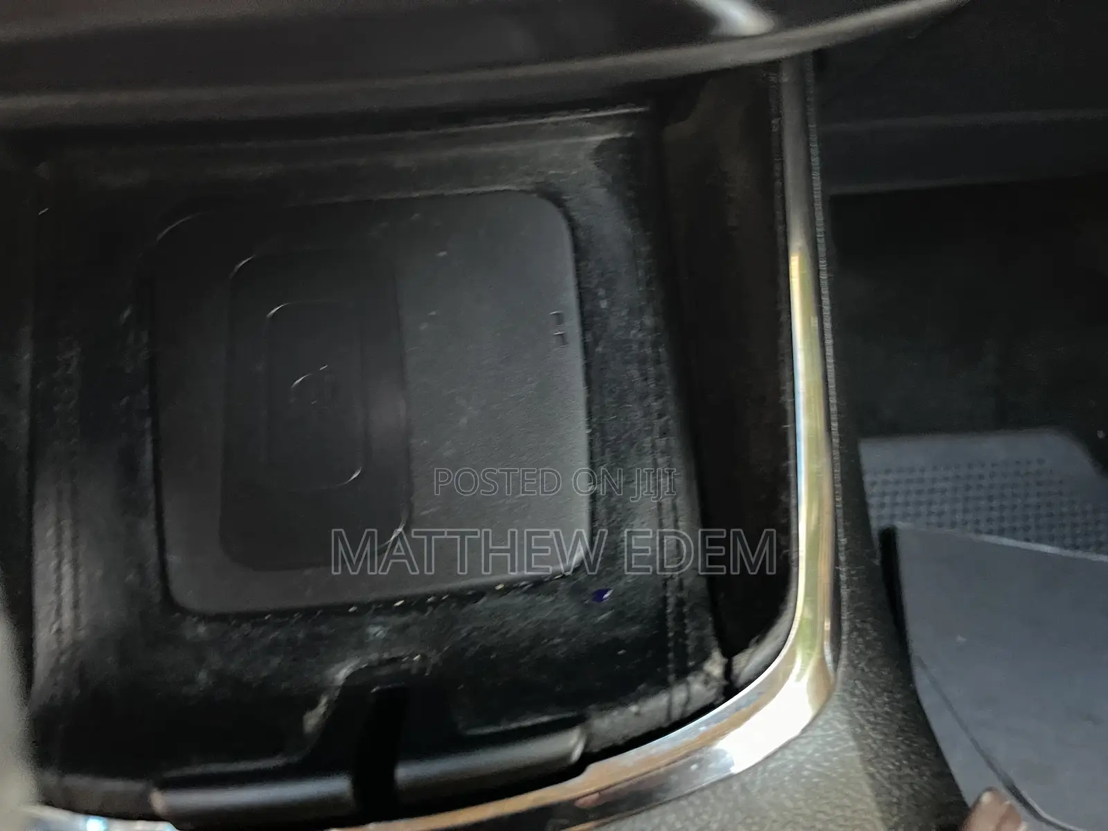 Toyota Avalon Limited Sedan FWD (3.5L 6cyl 6A) 2017 Gold