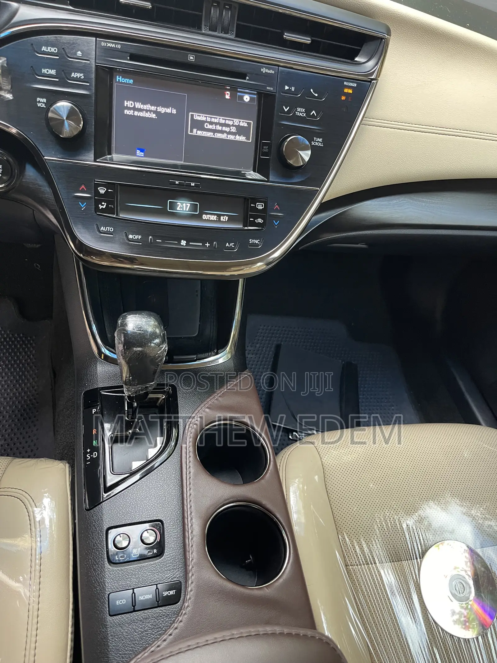 Toyota Avalon Limited Sedan FWD (3.5L 6cyl 6A) 2017 Gold