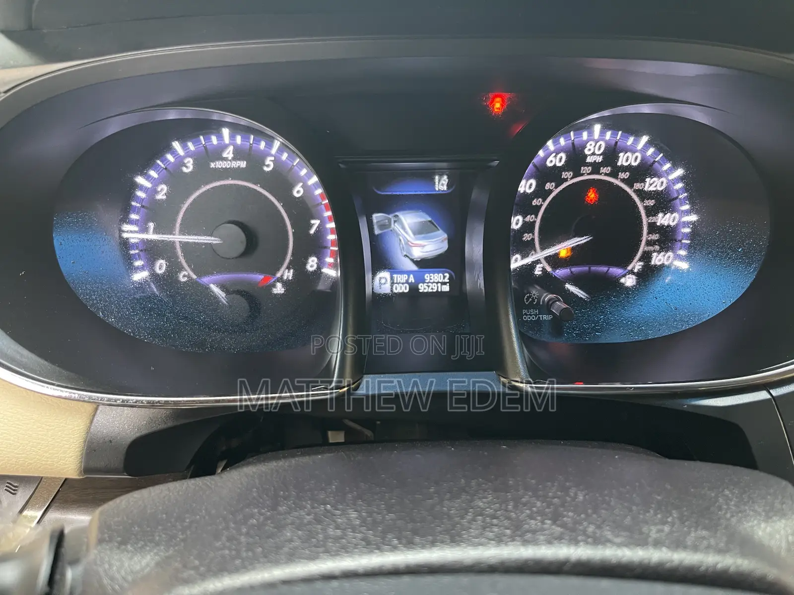 Toyota Avalon Limited Sedan FWD (3.5L 6cyl 6A) 2017 Gold