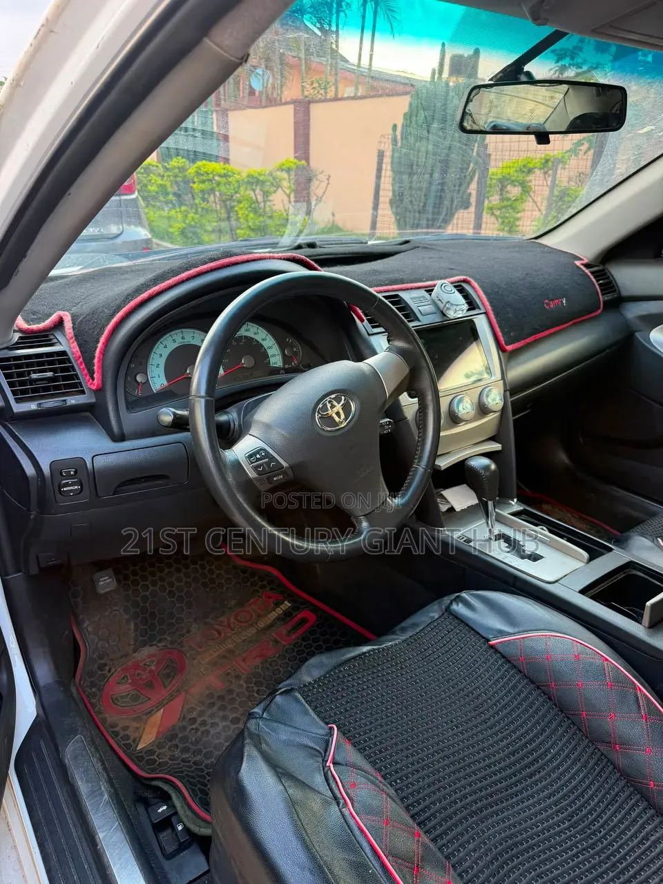 Toyota Corolla Base 4dr Sedan (1.8L 4cyl 5M) 2010 Gray