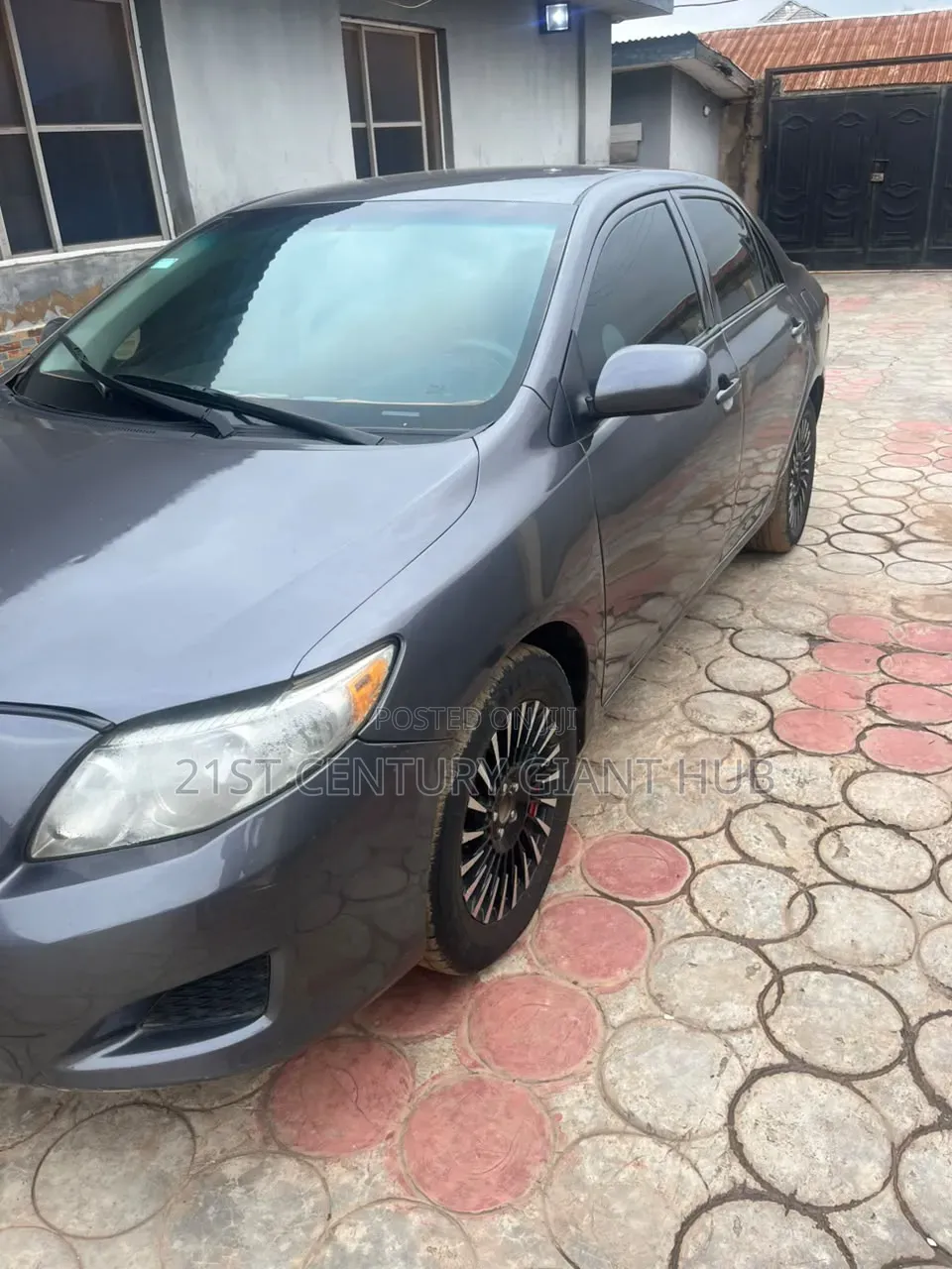 Toyota Corolla Base 4dr Sedan (1.8L 4cyl 5M) 2010 Gray