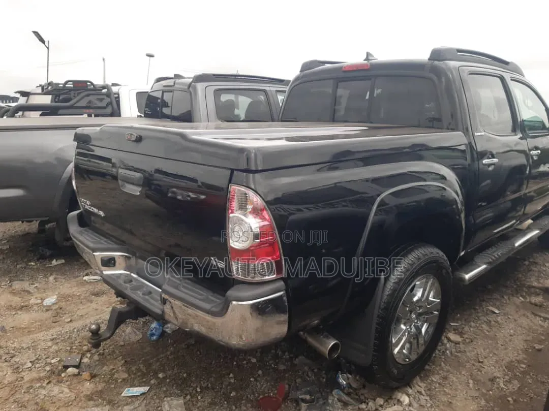 Toyota Tacoma Access Cab 4x4 4.0L V6 5-Speed Automatic 2013 Black