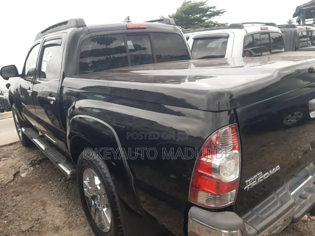 Toyota Tacoma Access Cab 4x4 4.0L V6 5-Speed Automatic 2013 Black