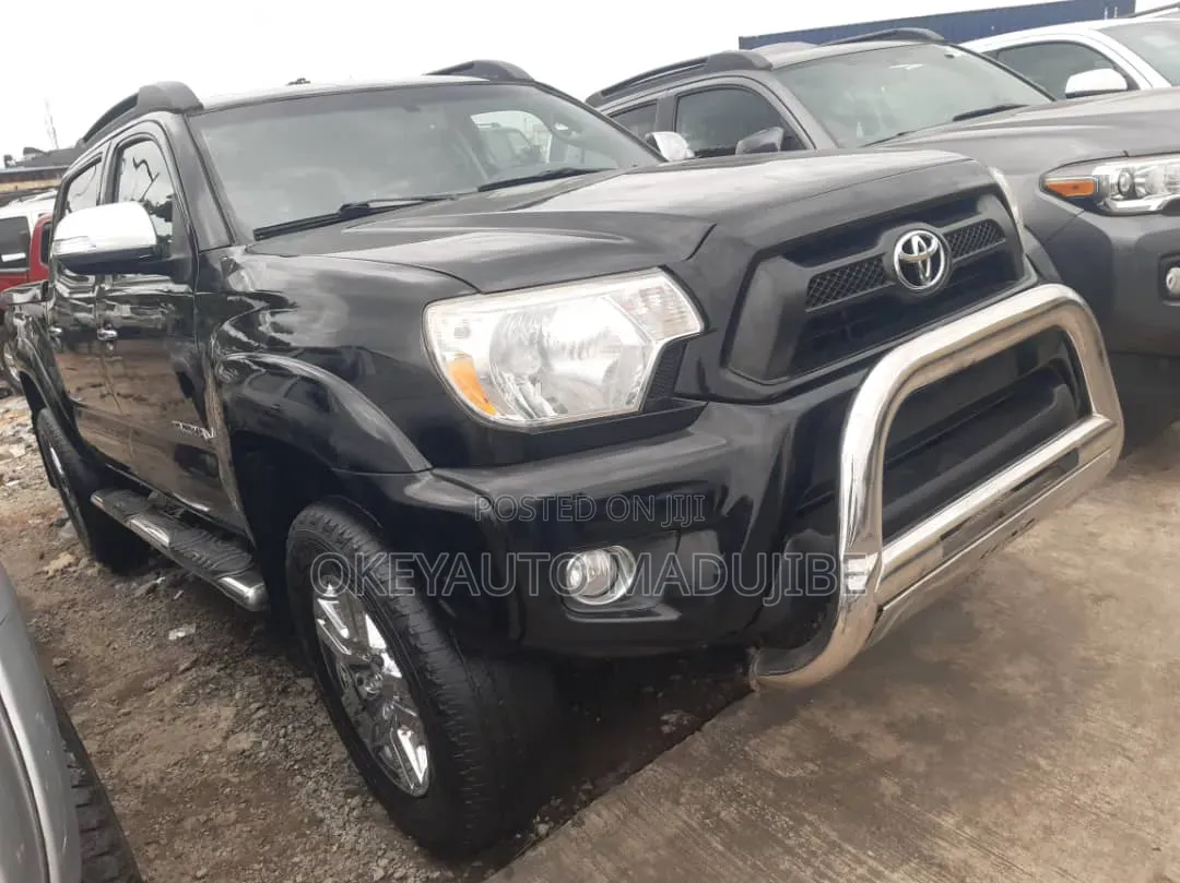 Toyota Tacoma Access Cab 4x4 4.0L V6 5-Speed Automatic 2013 Black