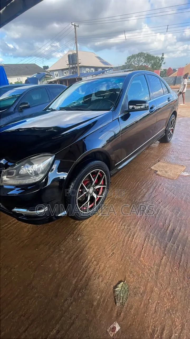 Mercedes-Benz C300 2010 Black