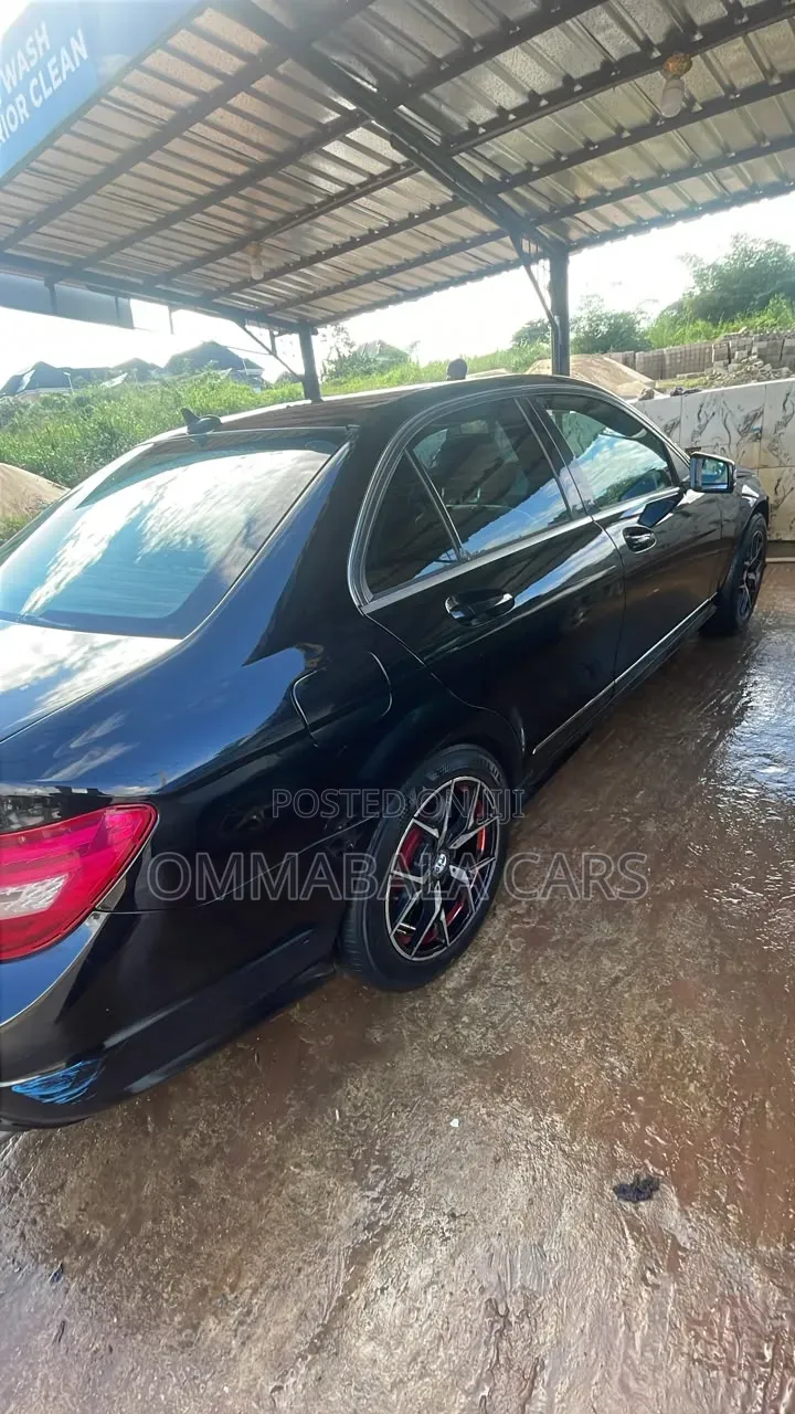 Mercedes-Benz C300 2010 Black