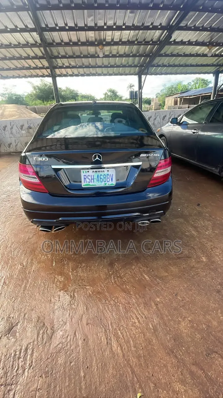 Mercedes-Benz C300 2010 Black