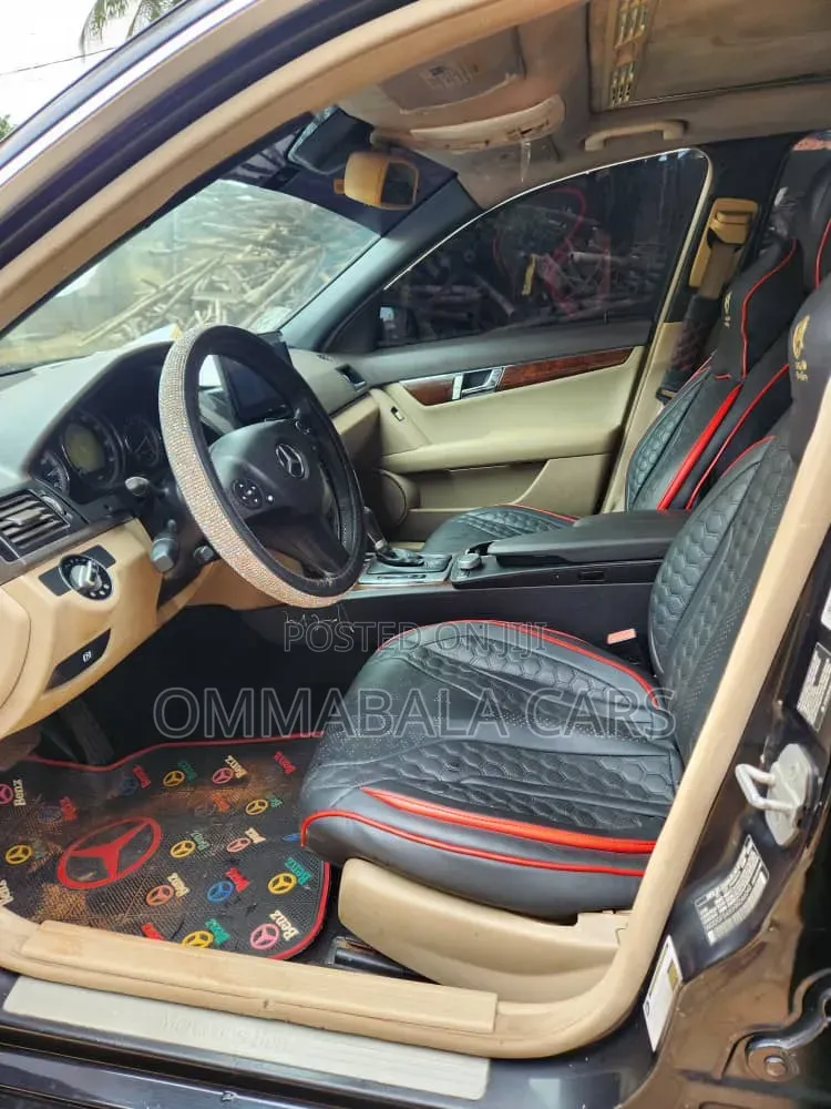 Mercedes-Benz C300 2010 Black