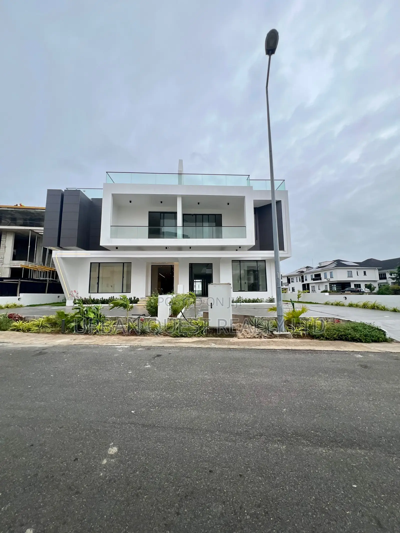 5bdrm Duplex in Ikate Lekki for sale