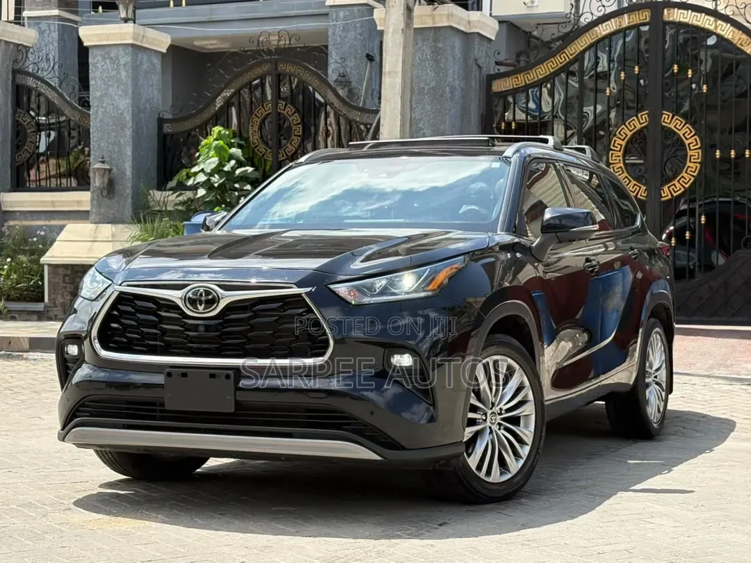Toyota Highlander Platinum 2022 Black